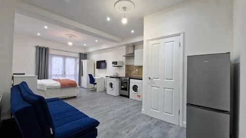 Impeccable 1-bed Apartment in Ilford