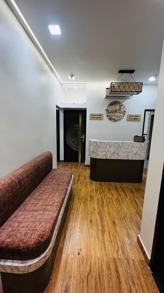 Hotel Divyakashi homestay