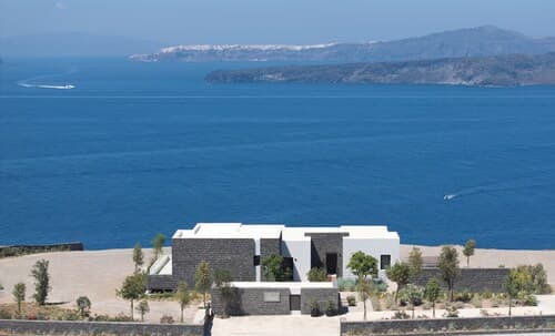 Aernia Suites & Art
