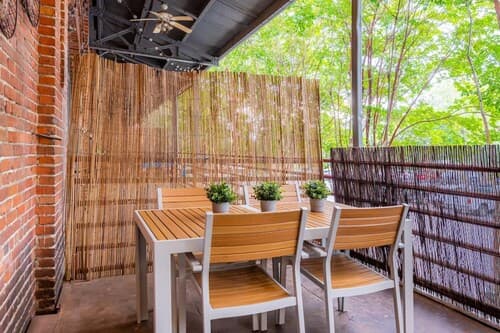 2 Bedroom Apartment with Large Patio, Hammocks
