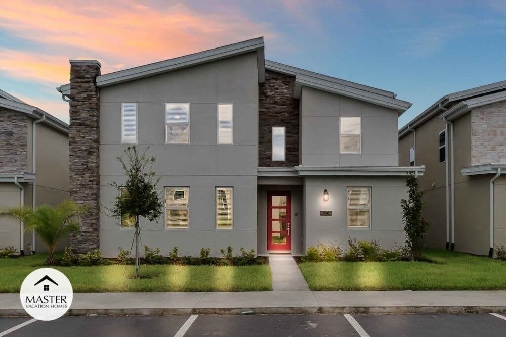 9 Bedrooms S / Storey Lake Home by RedAwning