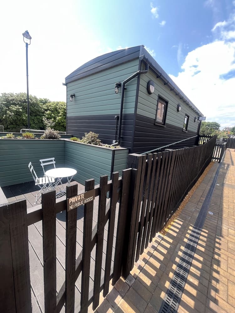 Goodstay Lodges by Urban Space