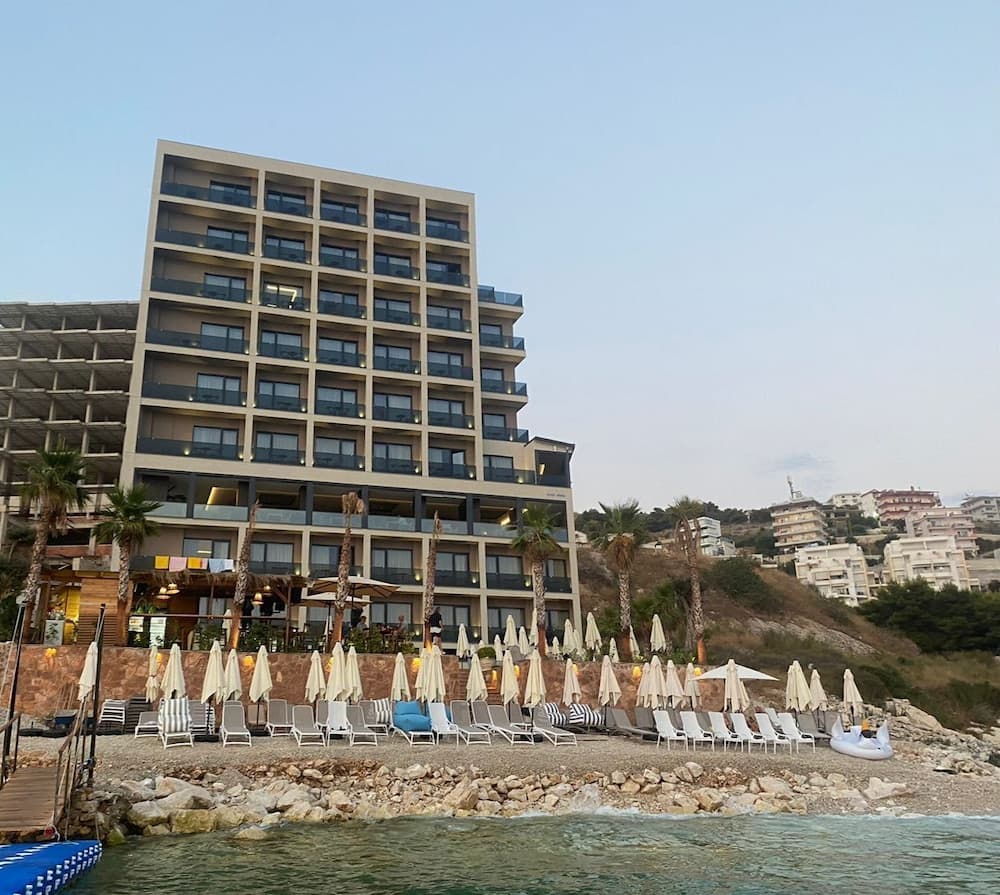 Joelle Premium Hotel