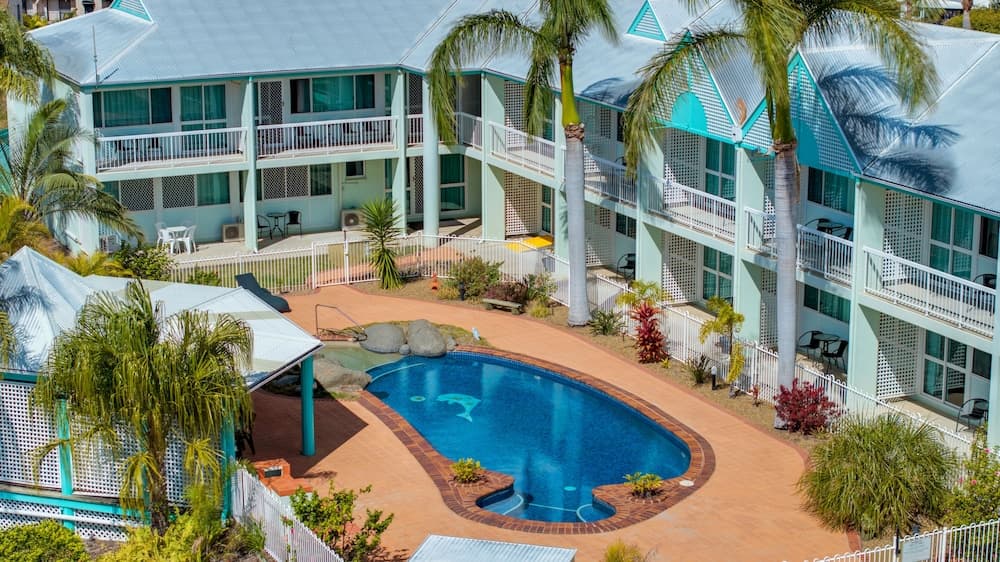 Reef Adventureland Motel