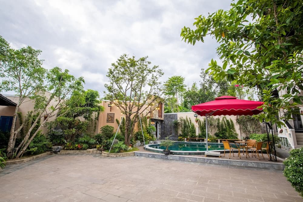 Iris Hill Villa Hue