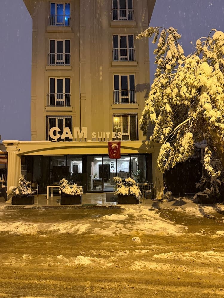 Cam Suites