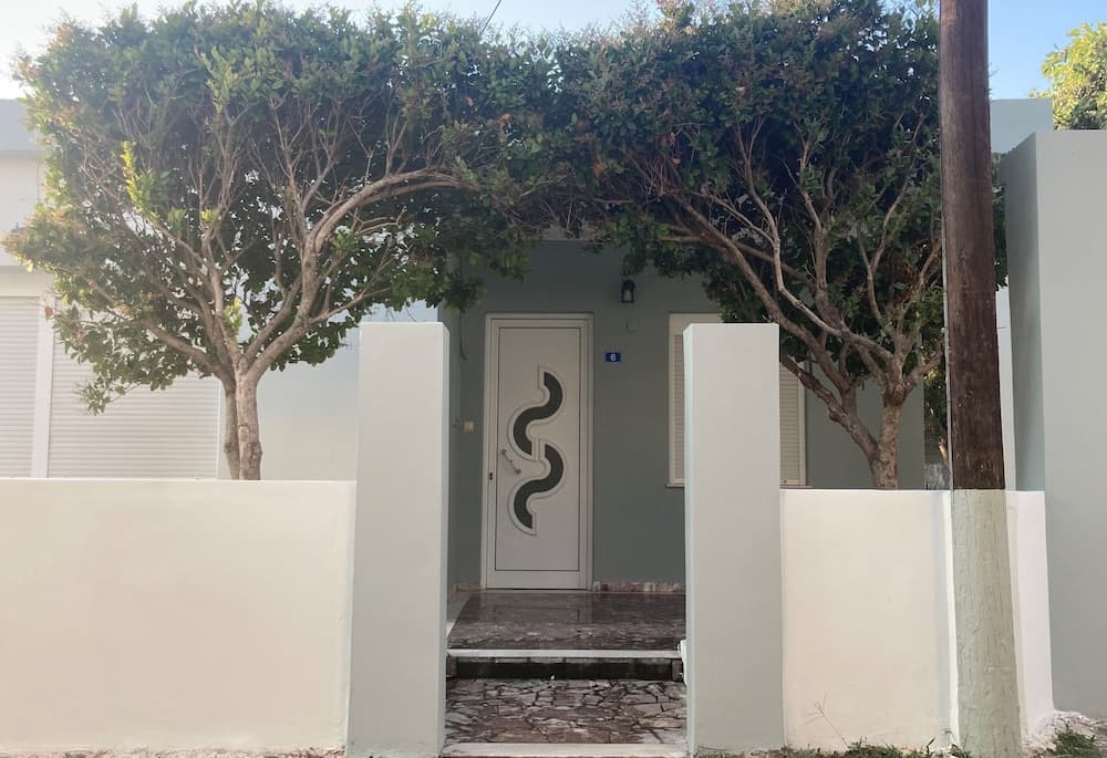 Yanni's Urban Residence