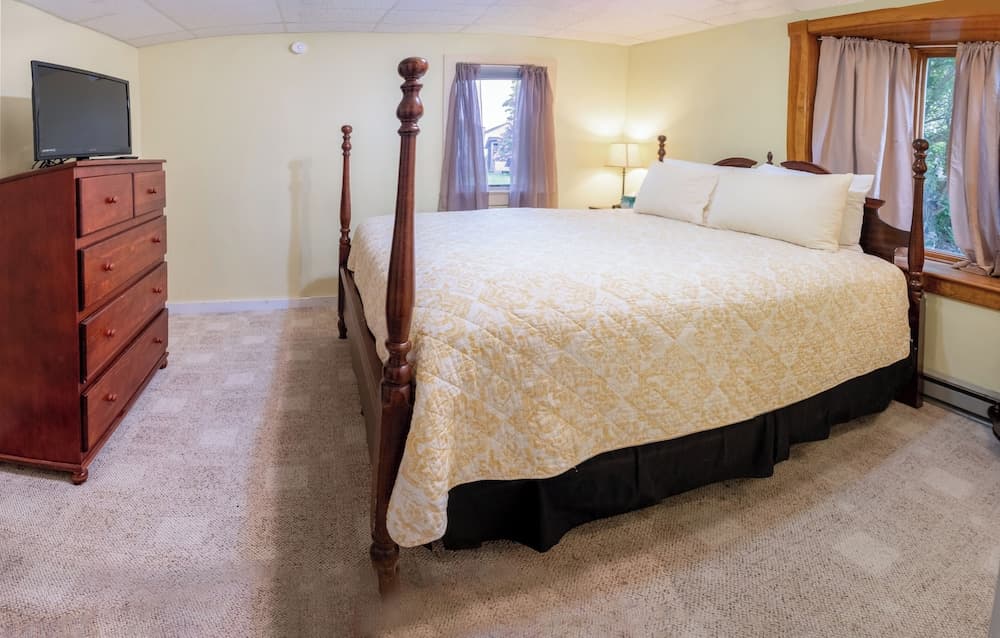 3Bedroom2Bath CarriageHouse Pet Friendly