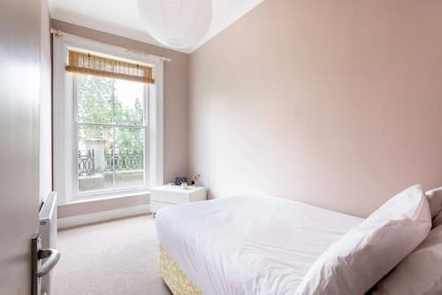 Cosy North Kensington Flat