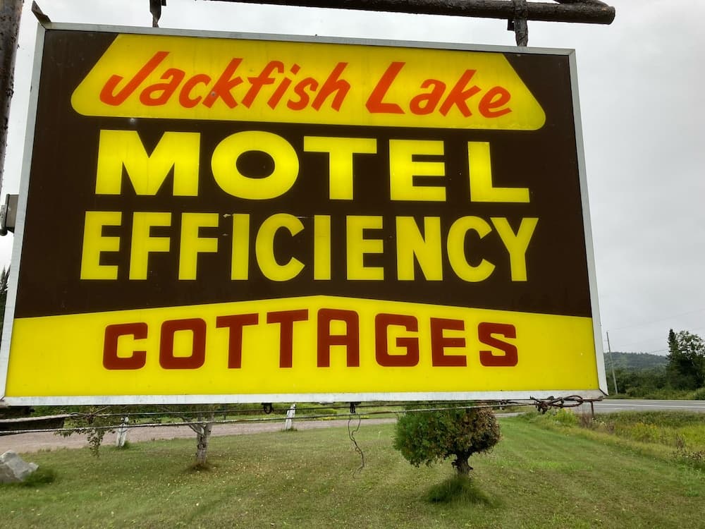 Jackfish Lake Cottages Motel