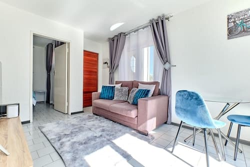 One Bed Unit in Prime Sandton- 2139