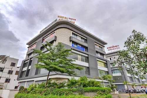 Fabhotel Sky Palace