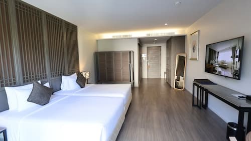 Bella Nara Phuket Naiyang Beach