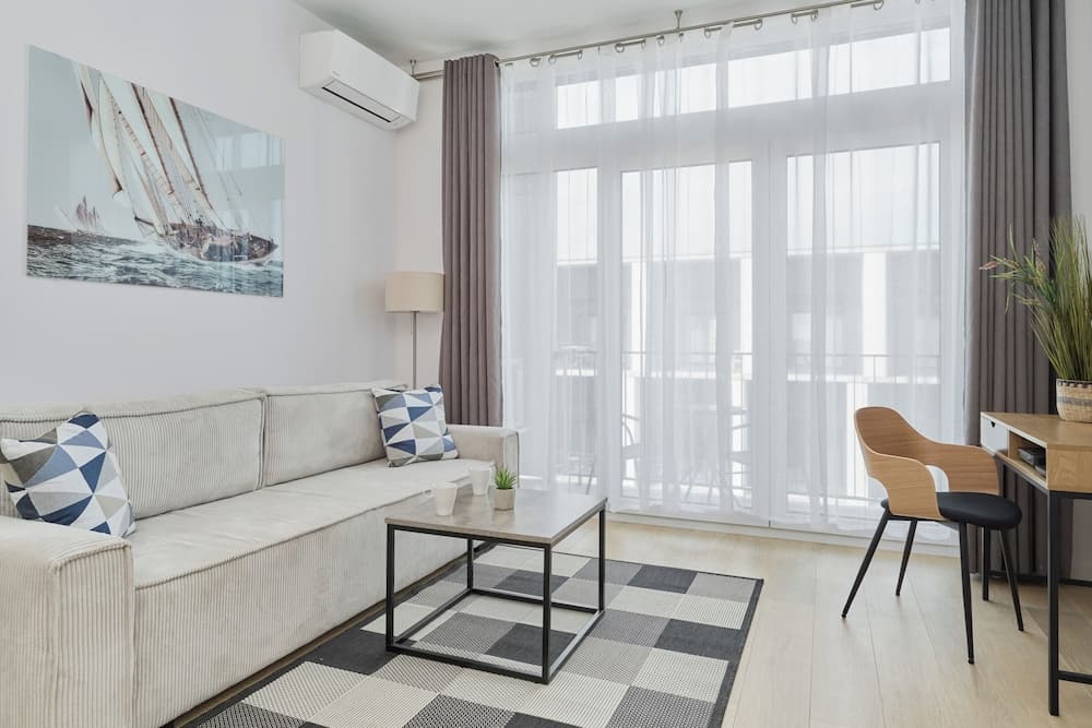 Airport Wrocław Apartment by Renters