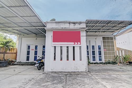 Hotel O Penginapan Puti SyariahNearBandara Sultan Syarif Kasim II