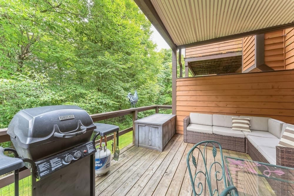 7 Springs Ski & Mountain Adventure Condo 2 Bedroom Condo by RedAwning