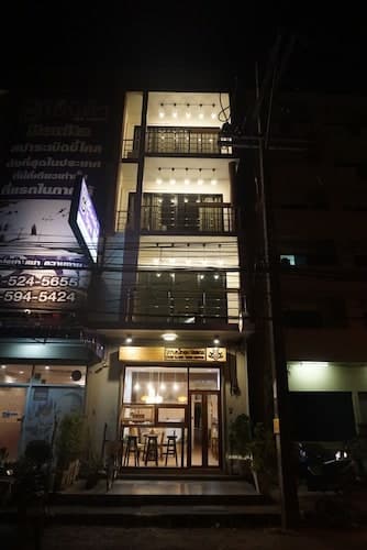 Khok Samet Chun Hostel