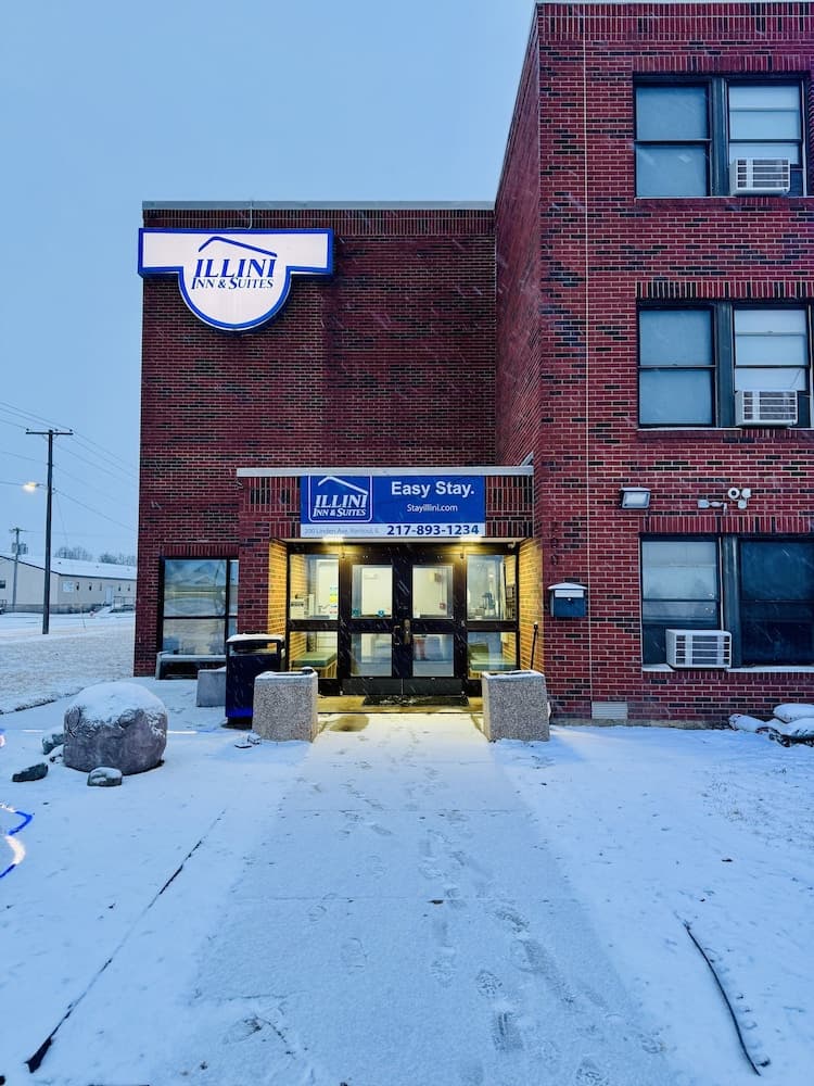 Illini Inn & Suites Hotel - Rantoul/Gifford/Champaign/Urbana