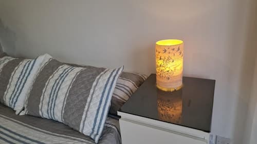 1 Bed Flat - Sleeps 2 - Pets - Parking - Wifi
