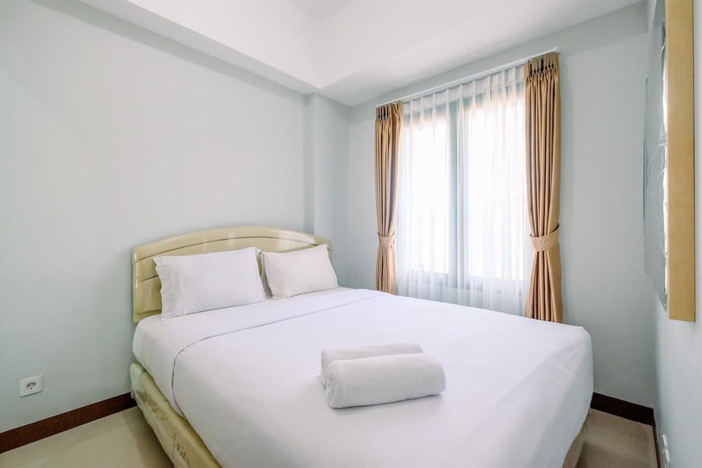Comfort And Cozy 2Br Royal Heights Apartment