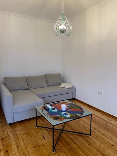Modern, Centrally Located Apartment