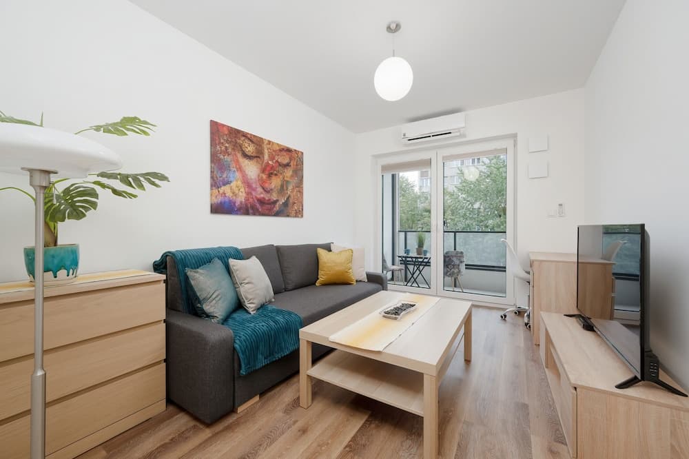 Apartment Legnicka by Renters
