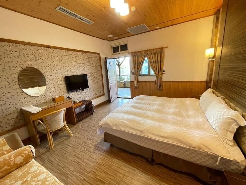 CingJing Dragon Manor Resort