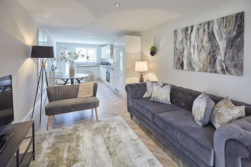 Host Stay The Madison at Prospect Hill Apartments