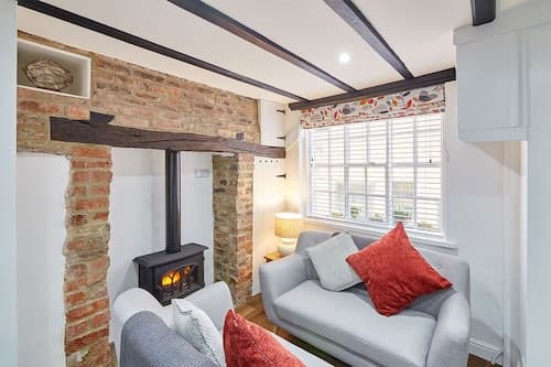 Host Stay Thimble Cottage