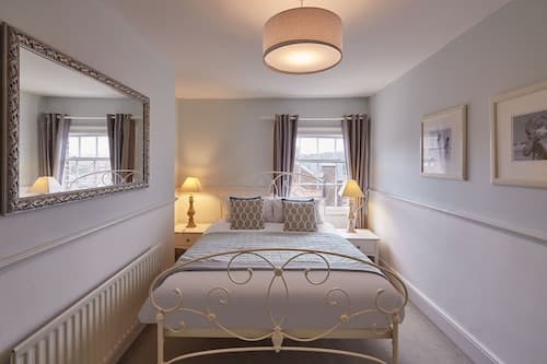 Host Stay Austen House