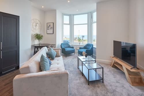Host Stay Seaview Retreat
