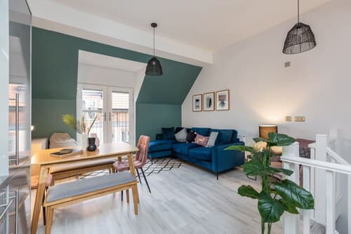 Host Stay Oyster Cottage