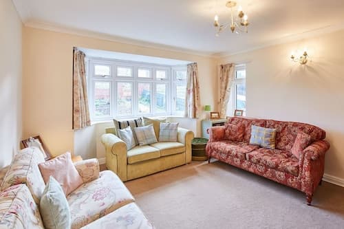 Host Stay Coach Cottage