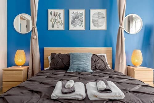 2 Bedroom Hip Apartment, Free Parking & Wifi