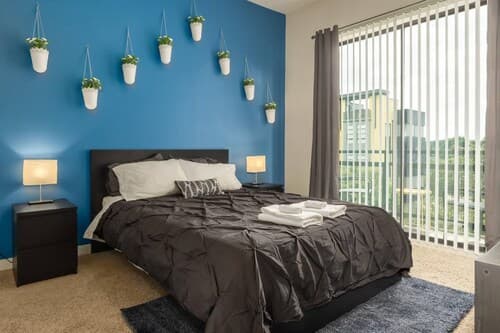 Apartment with Private Balcony, Wifi, Parking