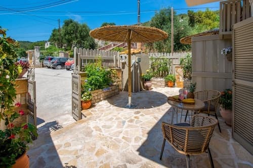 Arokaria III Studio