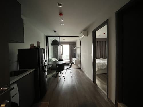 1 bed plus condo near JJ market