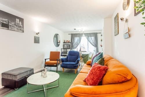 Immaculate 2-bed Apartment in Dagenham