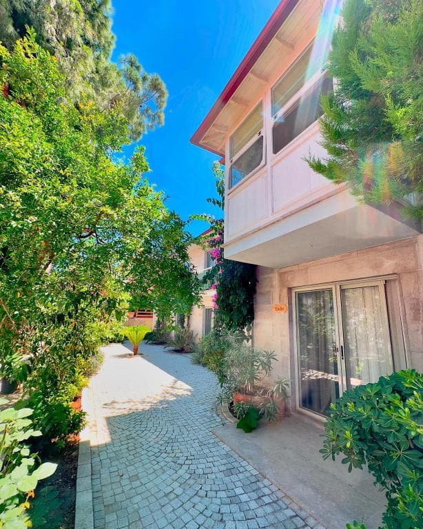 Bademli Garden Suit