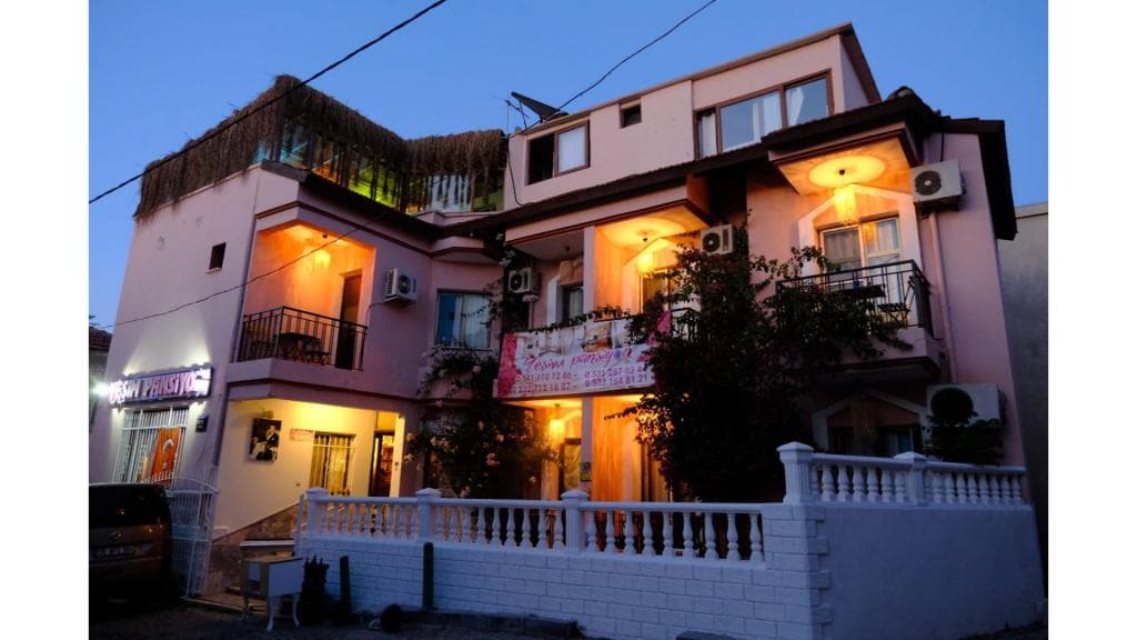 Yeşim Pansiyon Çeşme