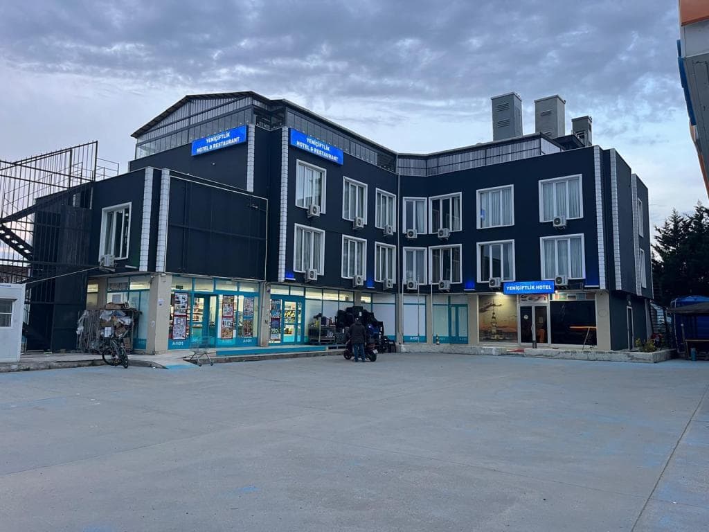Yeniçiftlik Otel