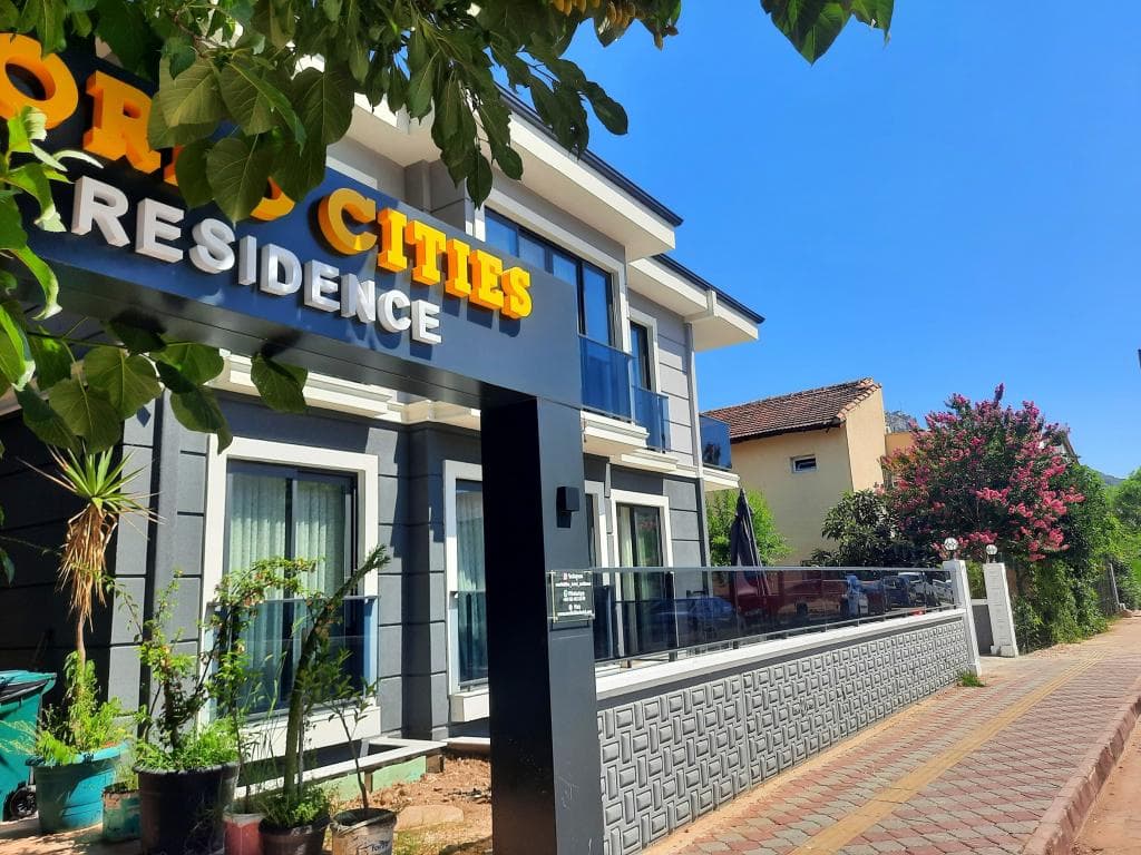 World Cities Apart Hotel