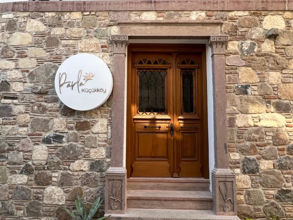 Parla Otel Küçükköy(+9 Yaş)