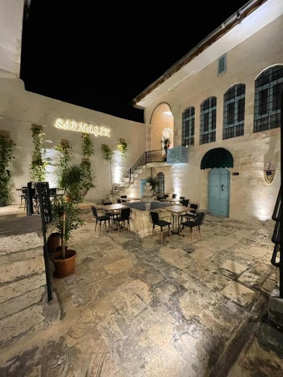 Sarmaşık Hotel