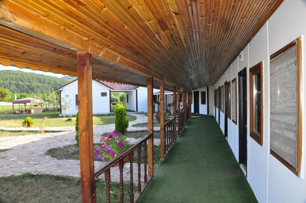 Emirbey Atlı Turizm Doğal Yaşam Köyü