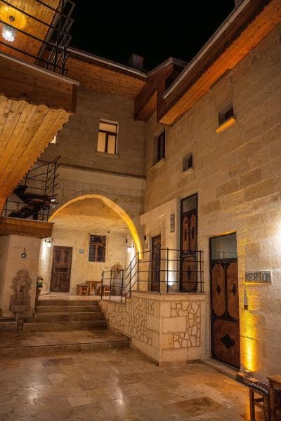 Colina Stone House