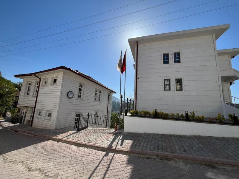 Demiröz Konak Otel