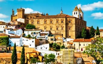 Turist Kalabalığını Sevmeyenler İçin 10 Şehir