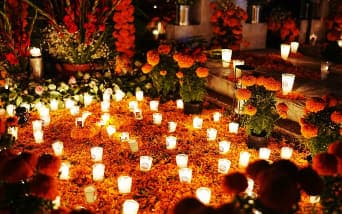 dunyanin-farkli-yerlerinden-ilginc-gelenekler